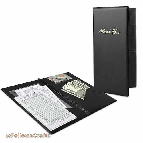 Carpeta de factura del presentador de xecs de restaurant de cuir oberta